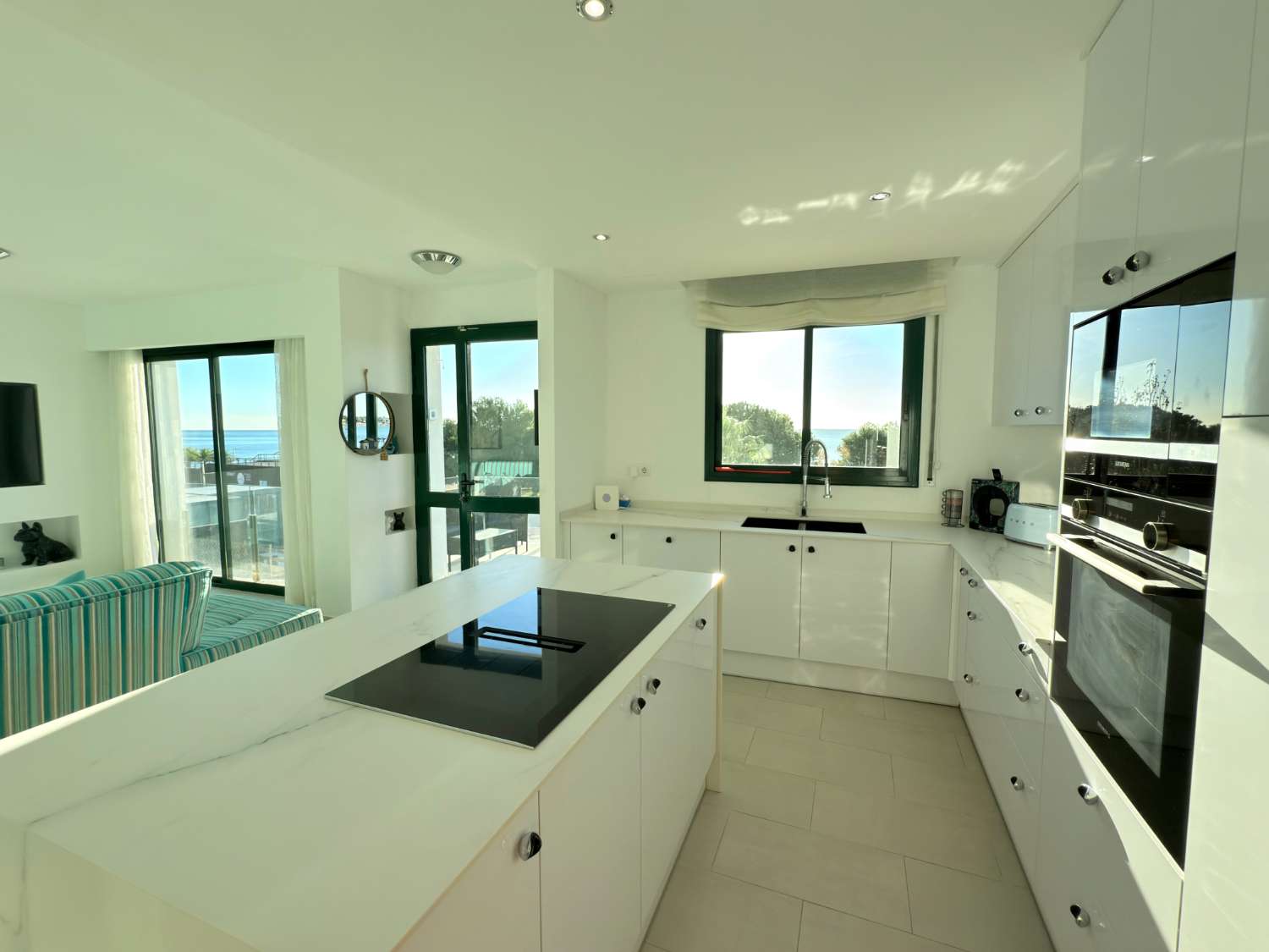 Magnífica villa de lujo con vistas al mar!!!!