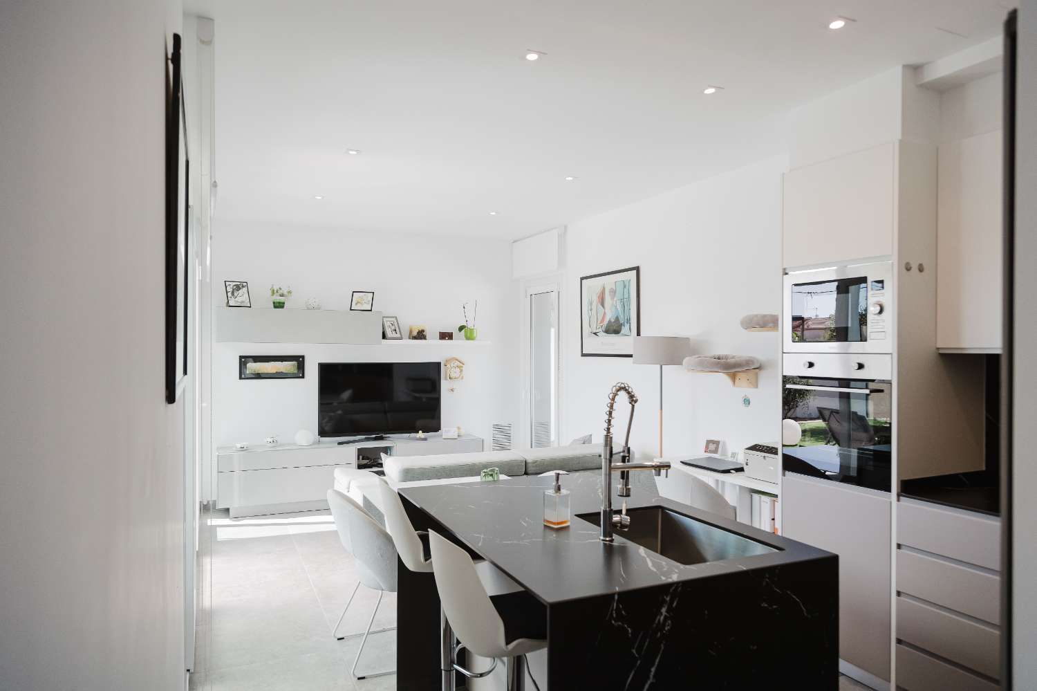Hermosa villa moderna con piscina privada