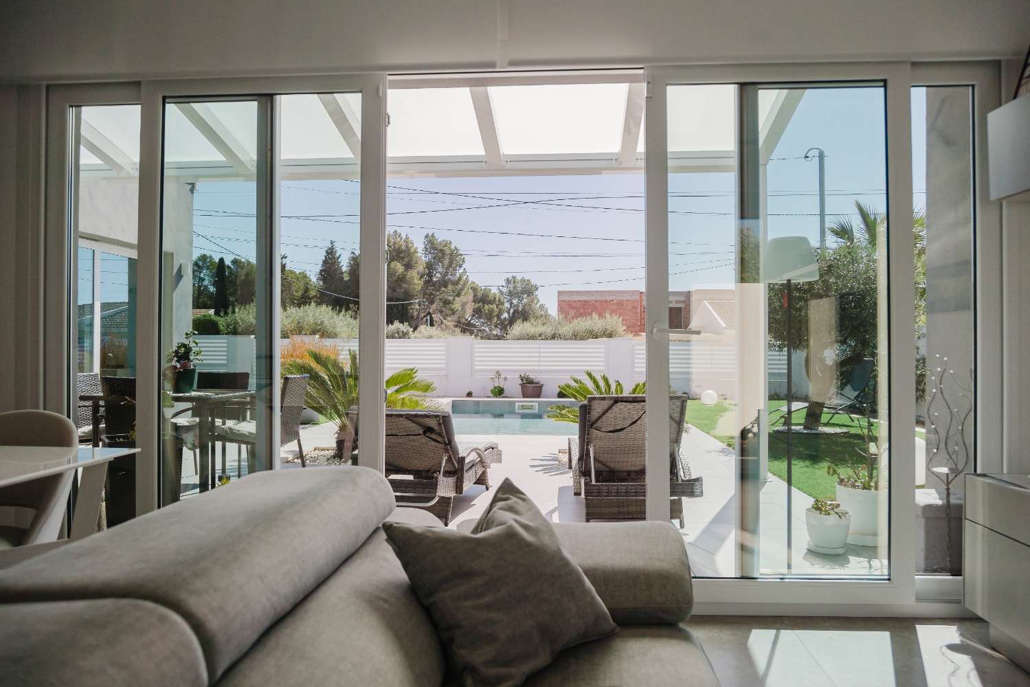Hermosa villa moderna con piscina privada