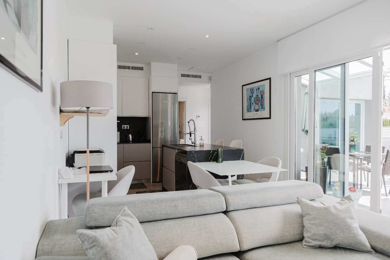 Hermosa villa moderna con piscina privada