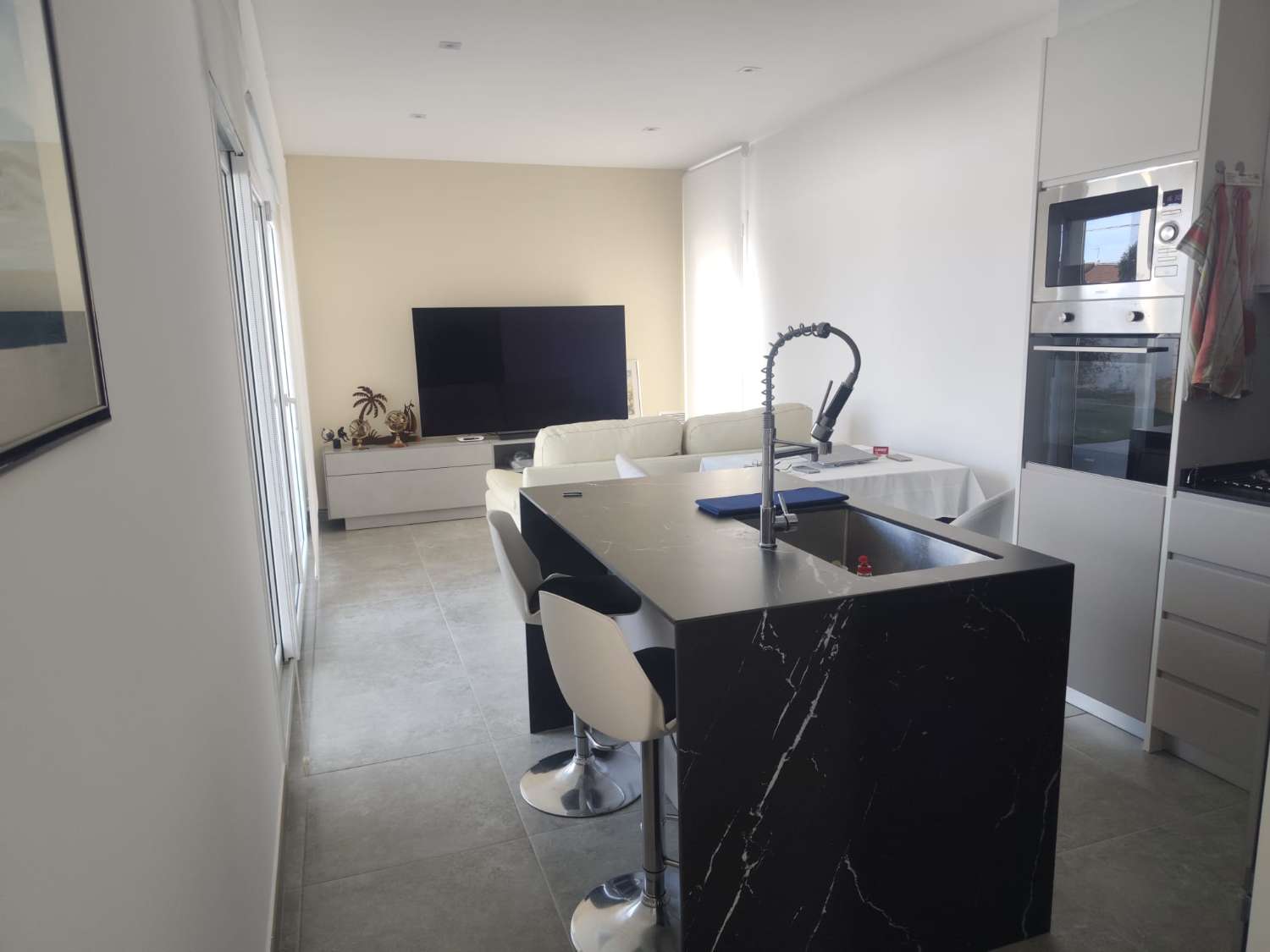 Hermosa villa moderna con piscina privada