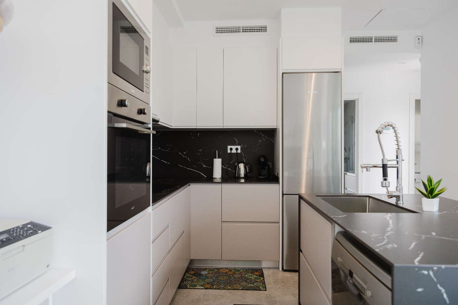 Hermosa villa moderna con piscina privada