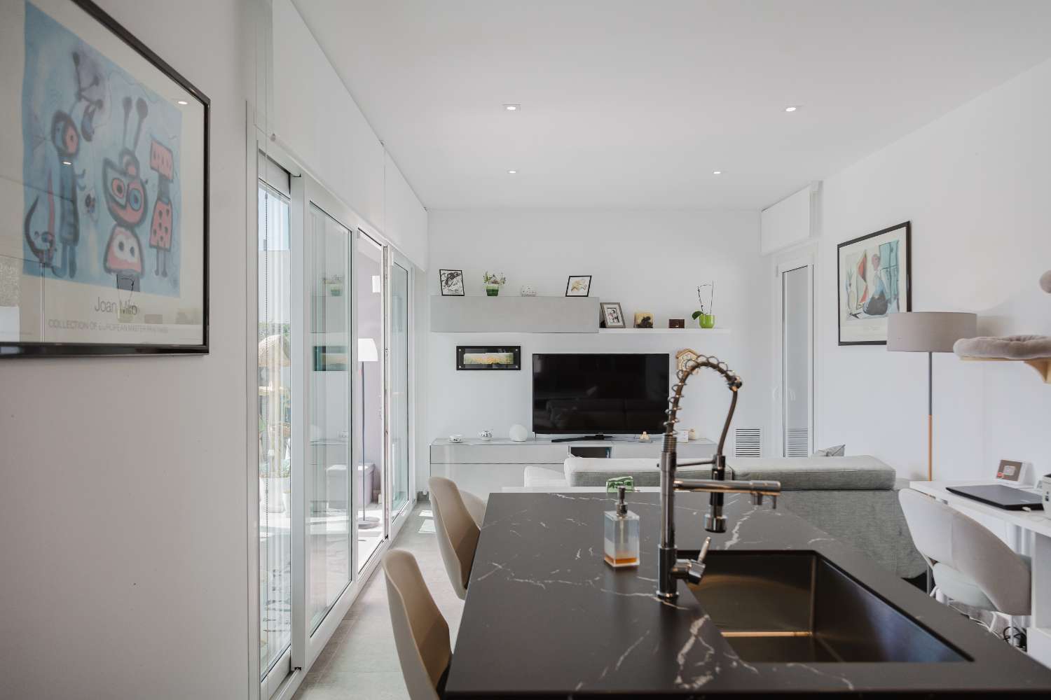 Hermosa villa moderna con piscina privada