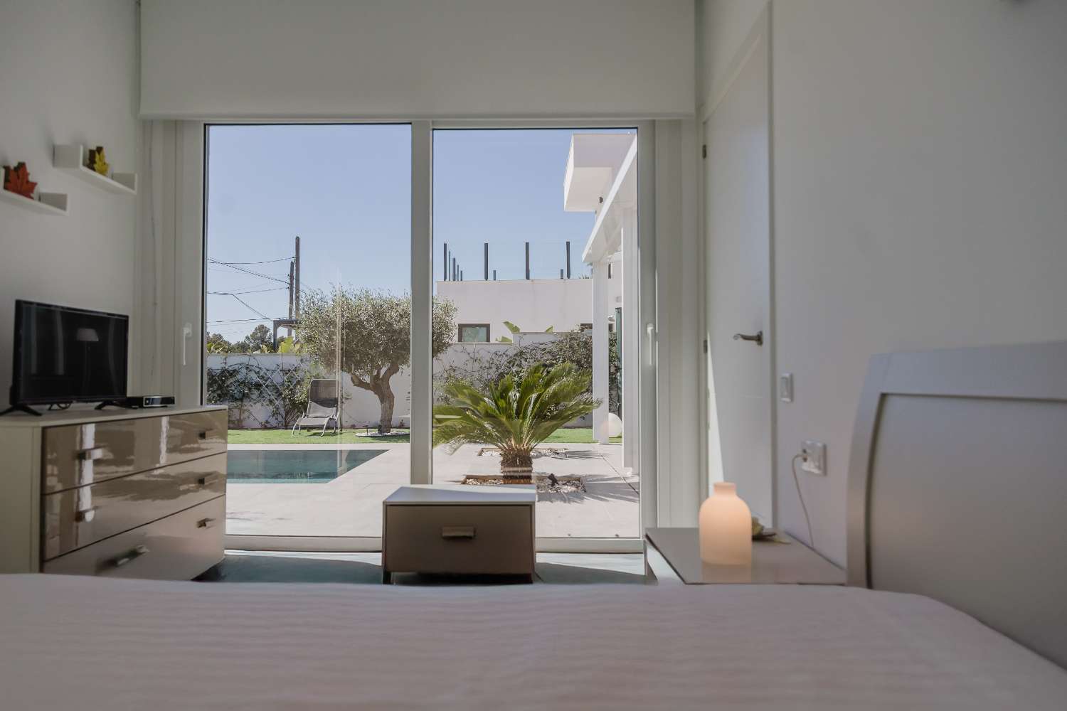 Hermosa villa moderna con piscina privada