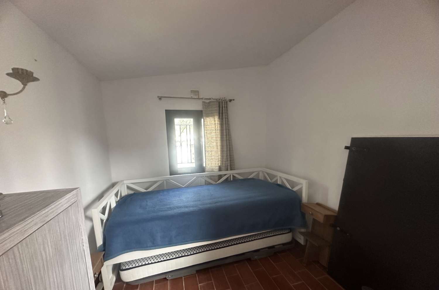 Gran propiedad que consta de dos casas independientes y piscina privada