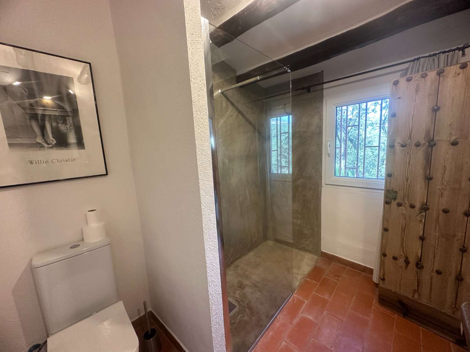 Gran propiedad que consta de dos casas independientes y piscina privada