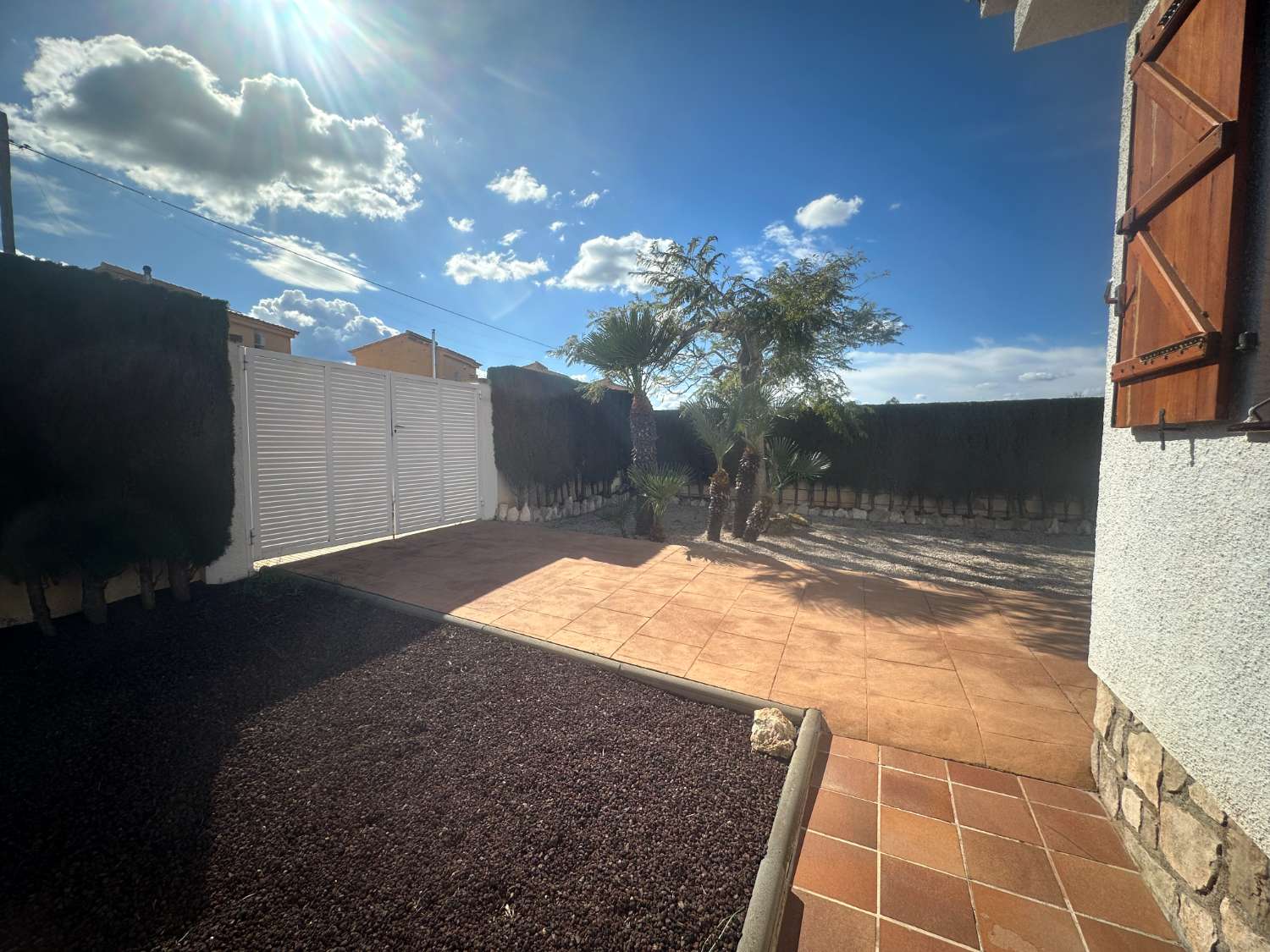Preciosa casa unifamiliar con piscina privada!!