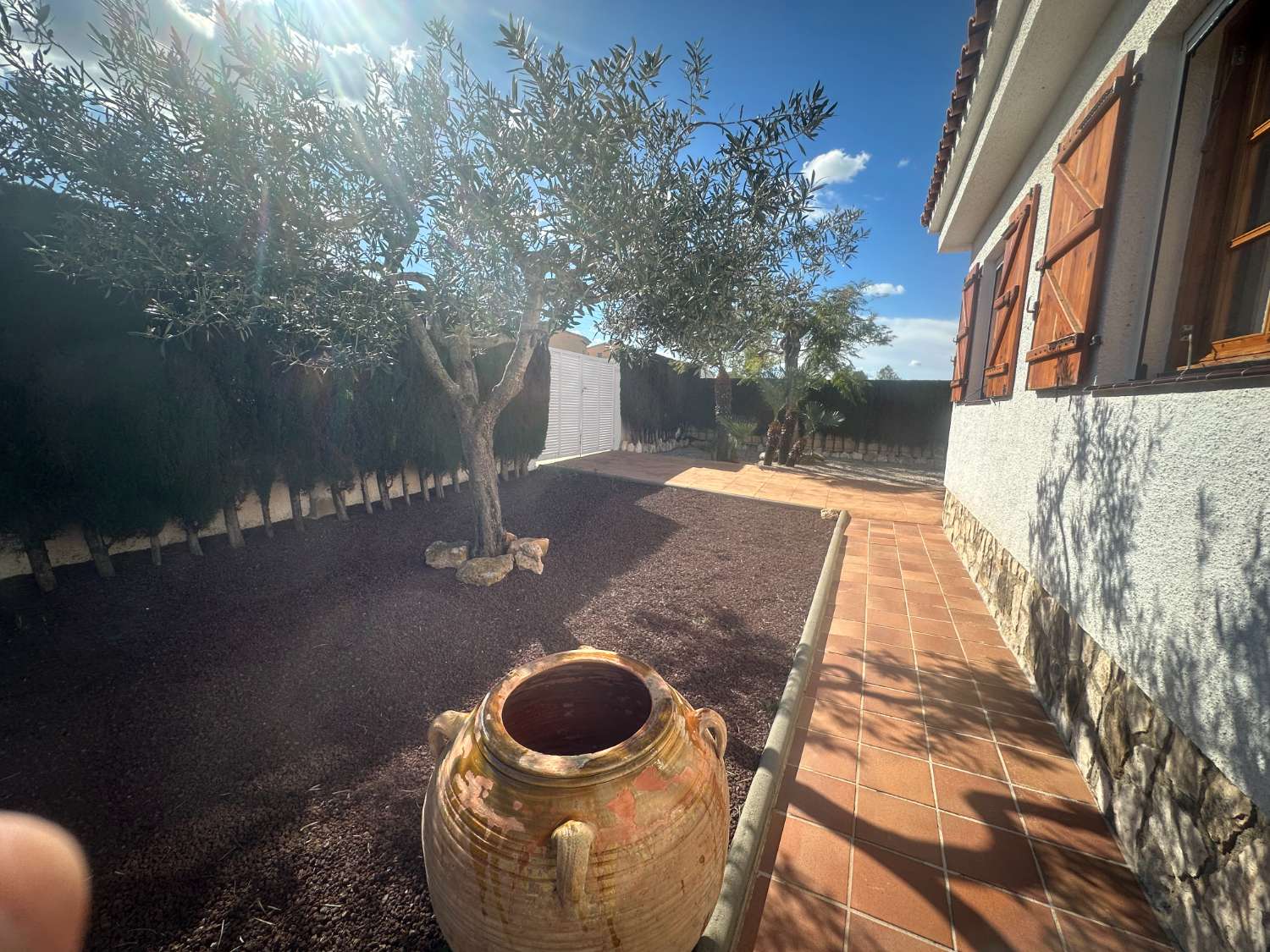 Preciosa casa unifamiliar con piscina privada!!