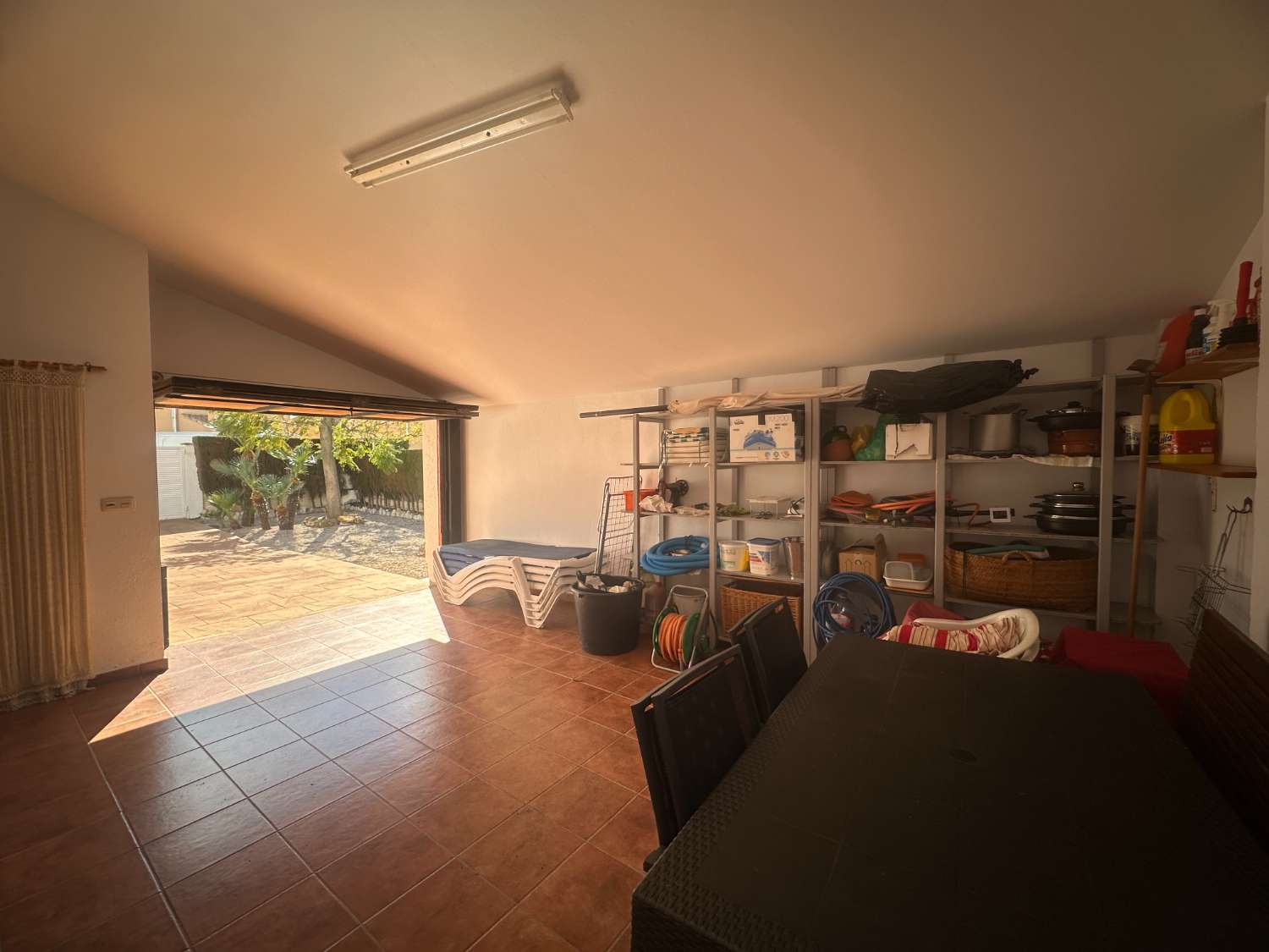 Preciosa casa unifamiliar con piscina privada!!