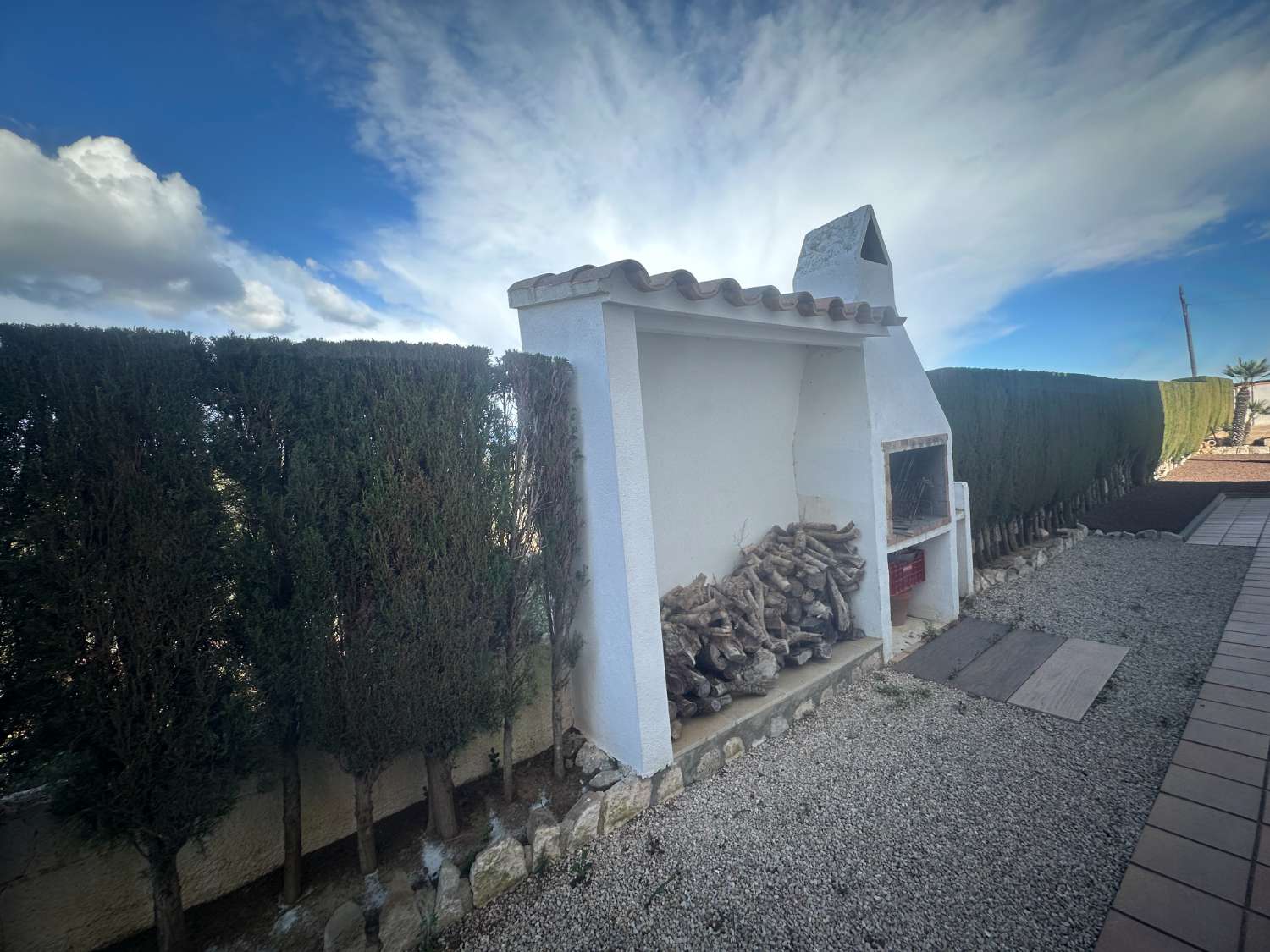 Preciosa casa unifamiliar con piscina privada!!
