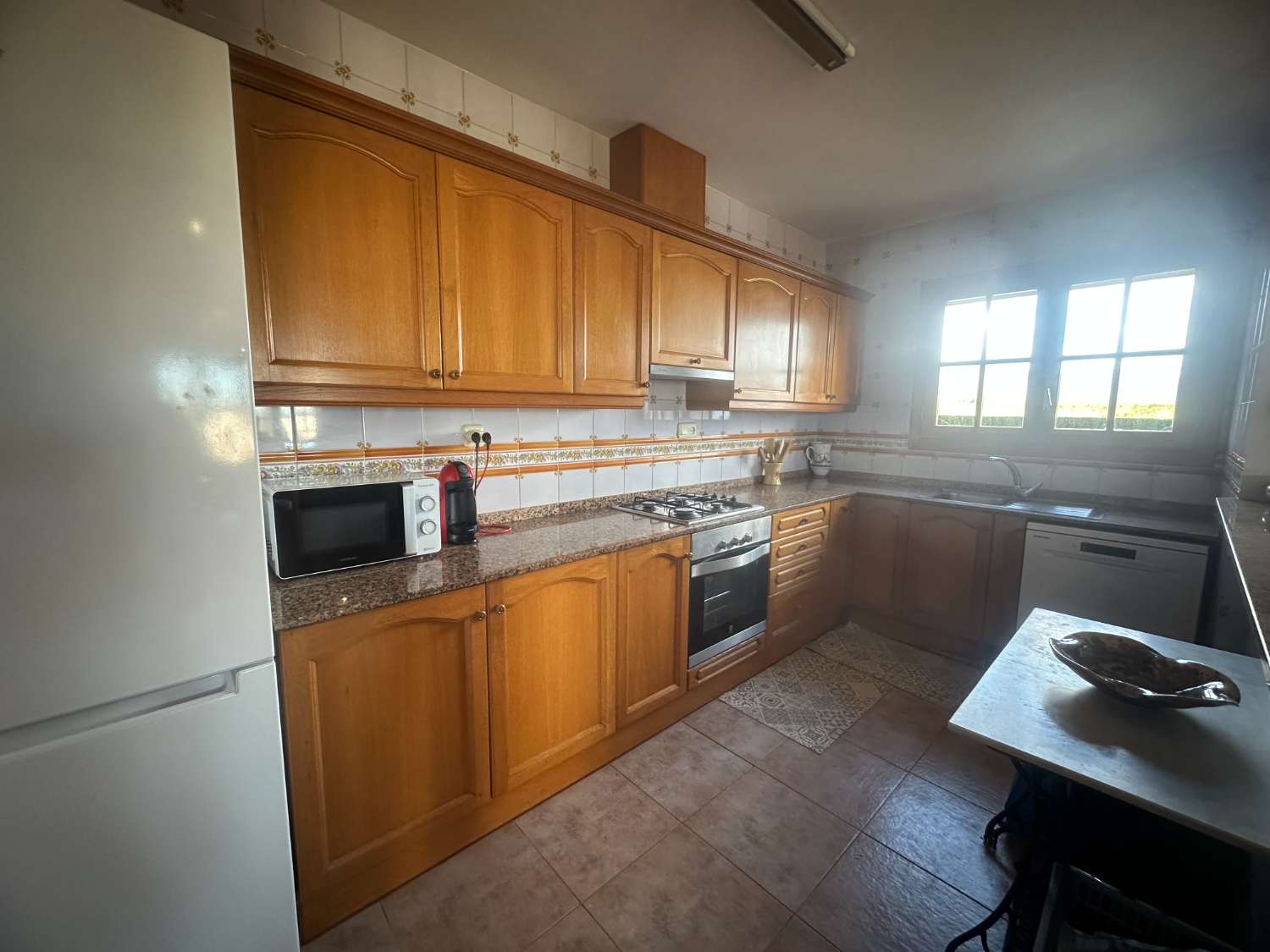 Preciosa casa unifamiliar con piscina privada!!