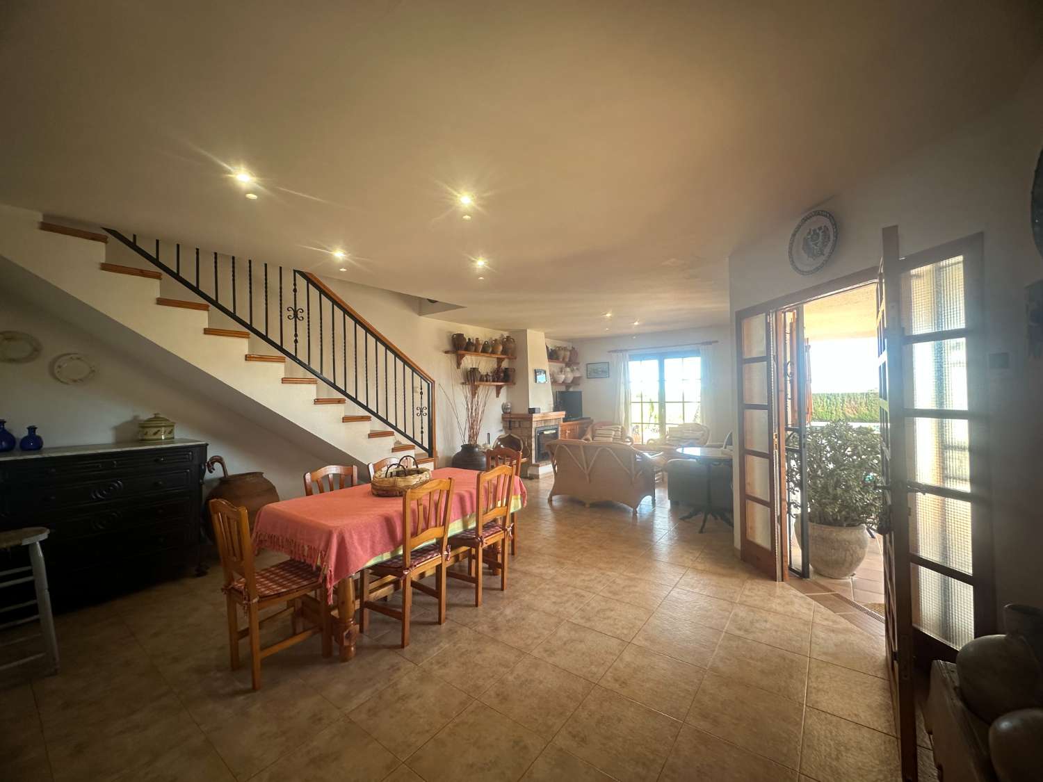 Preciosa casa unifamiliar con piscina privada!!