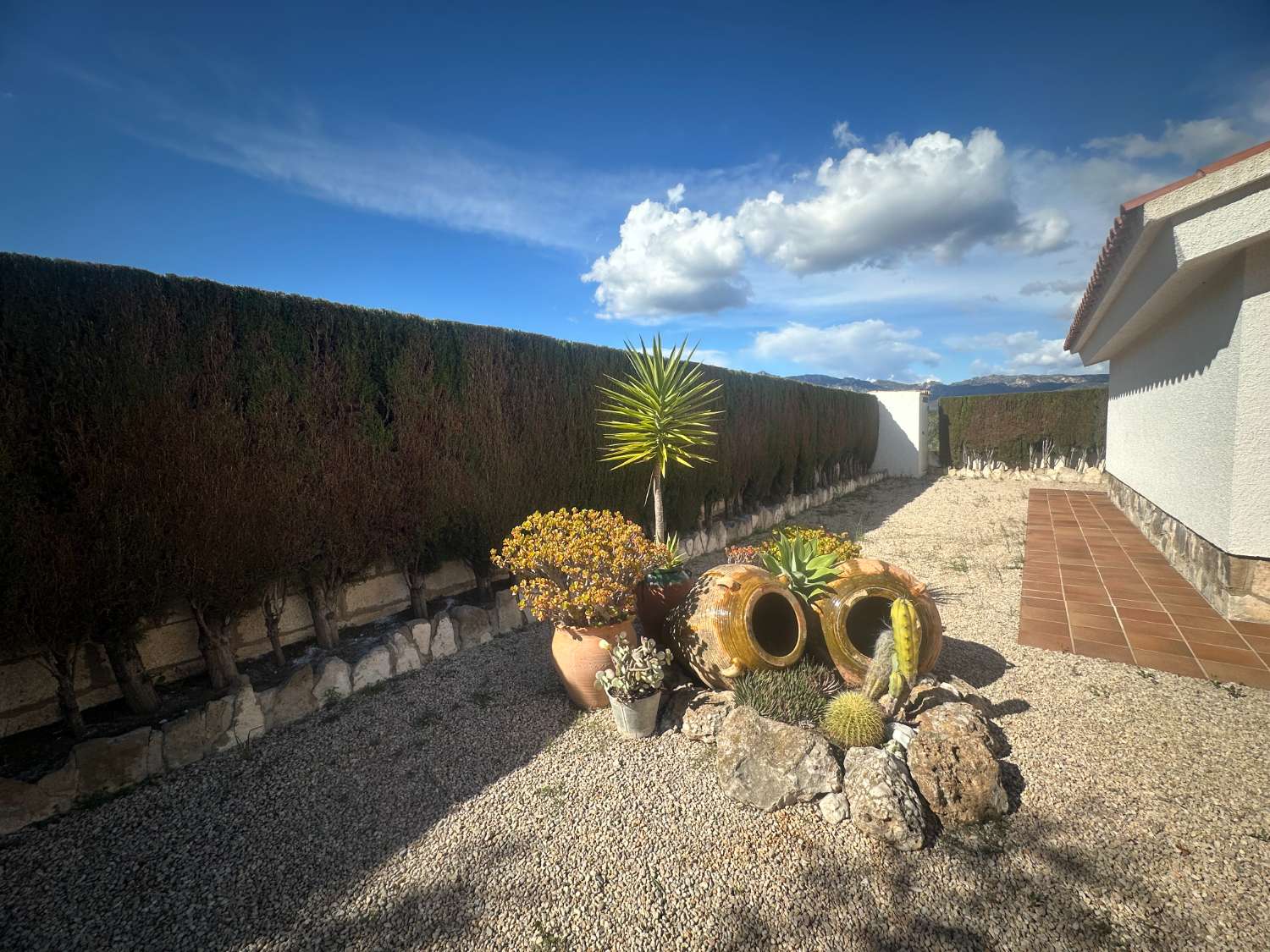 Preciosa casa unifamiliar con piscina privada!!