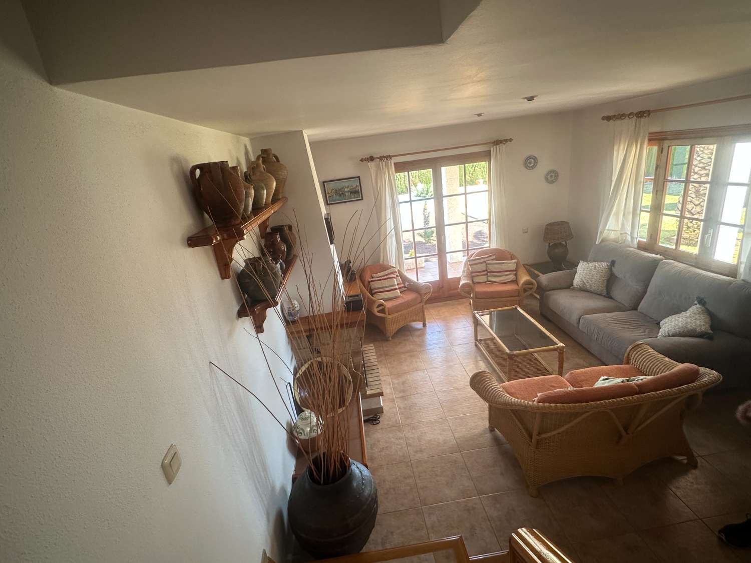 Preciosa casa unifamiliar con piscina privada!!