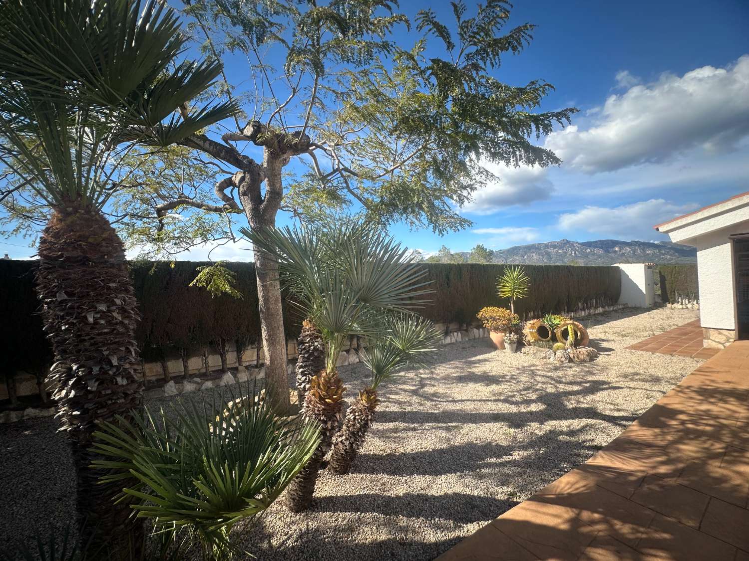 Preciosa casa unifamiliar con piscina privada!!