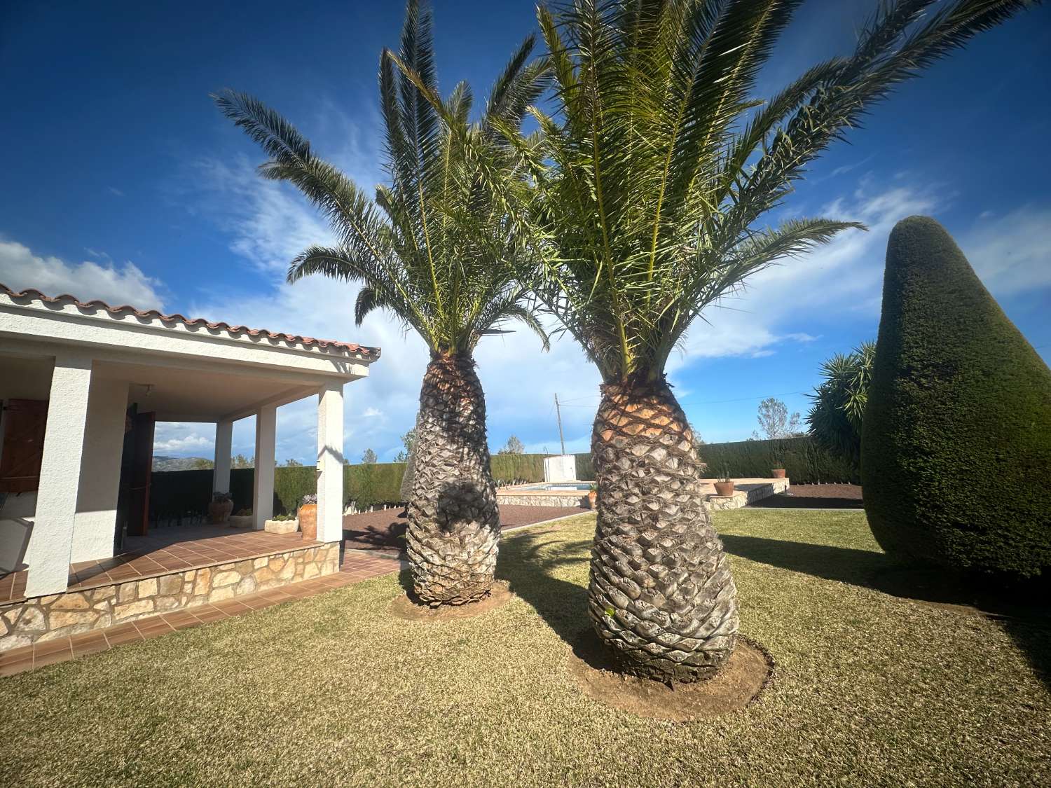 Preciosa casa unifamiliar con piscina privada!!