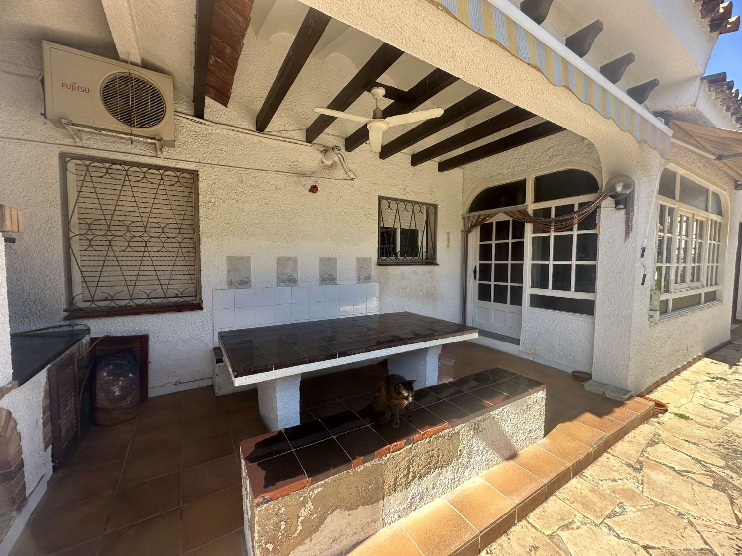 Casa unifamiliar con piscina privada a 150m del mar