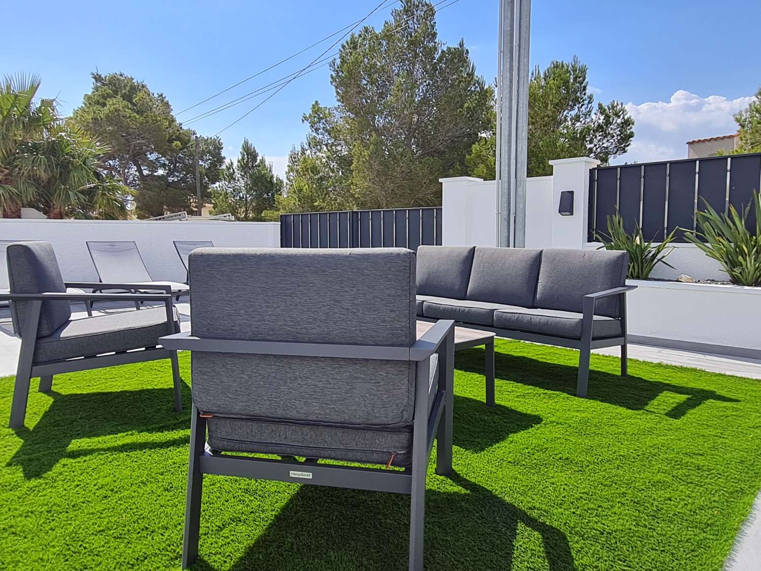 ¡Casa moderna con piscina privada!