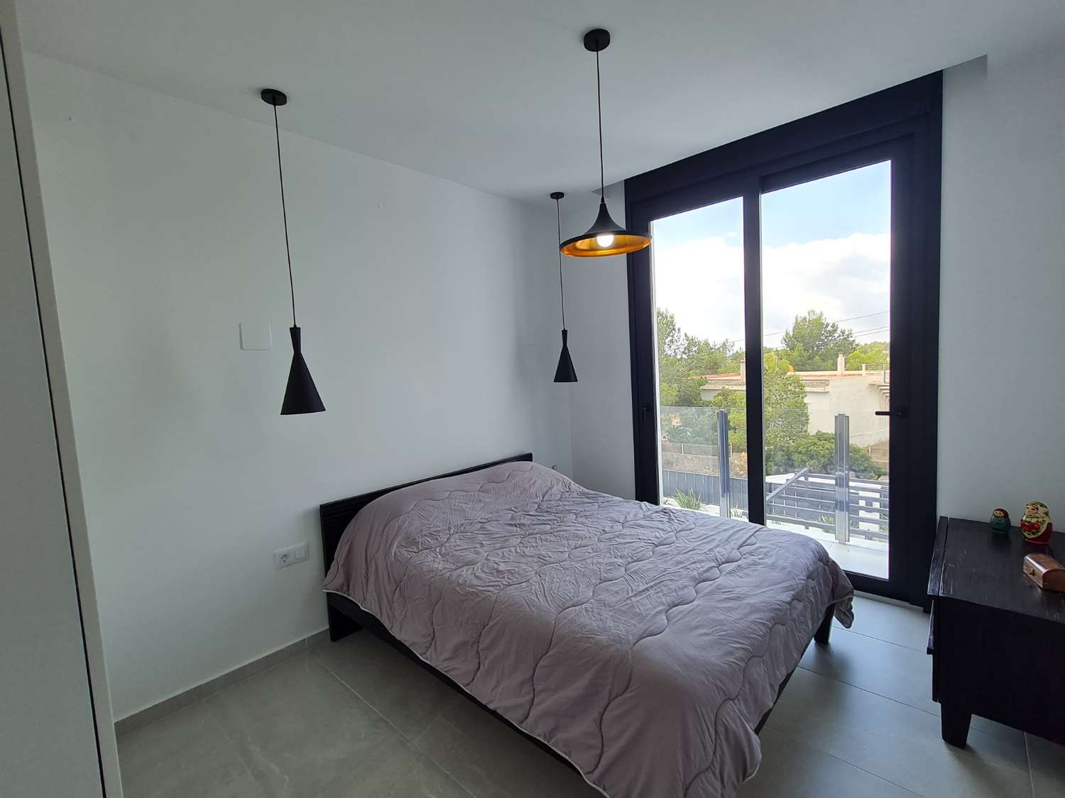 ¡Casa moderna con piscina privada!