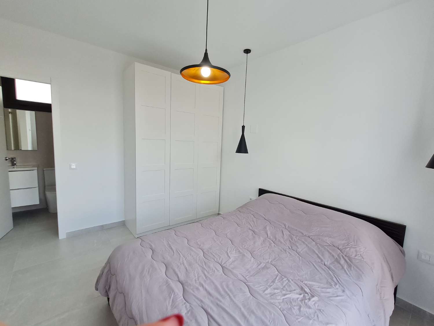 ¡Casa moderna con piscina privada!
