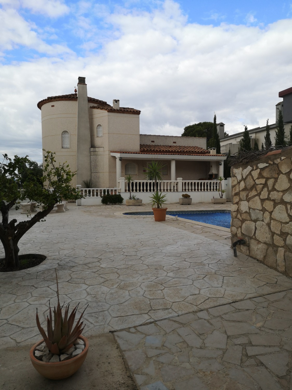 Preciosa casa con piscina privada !