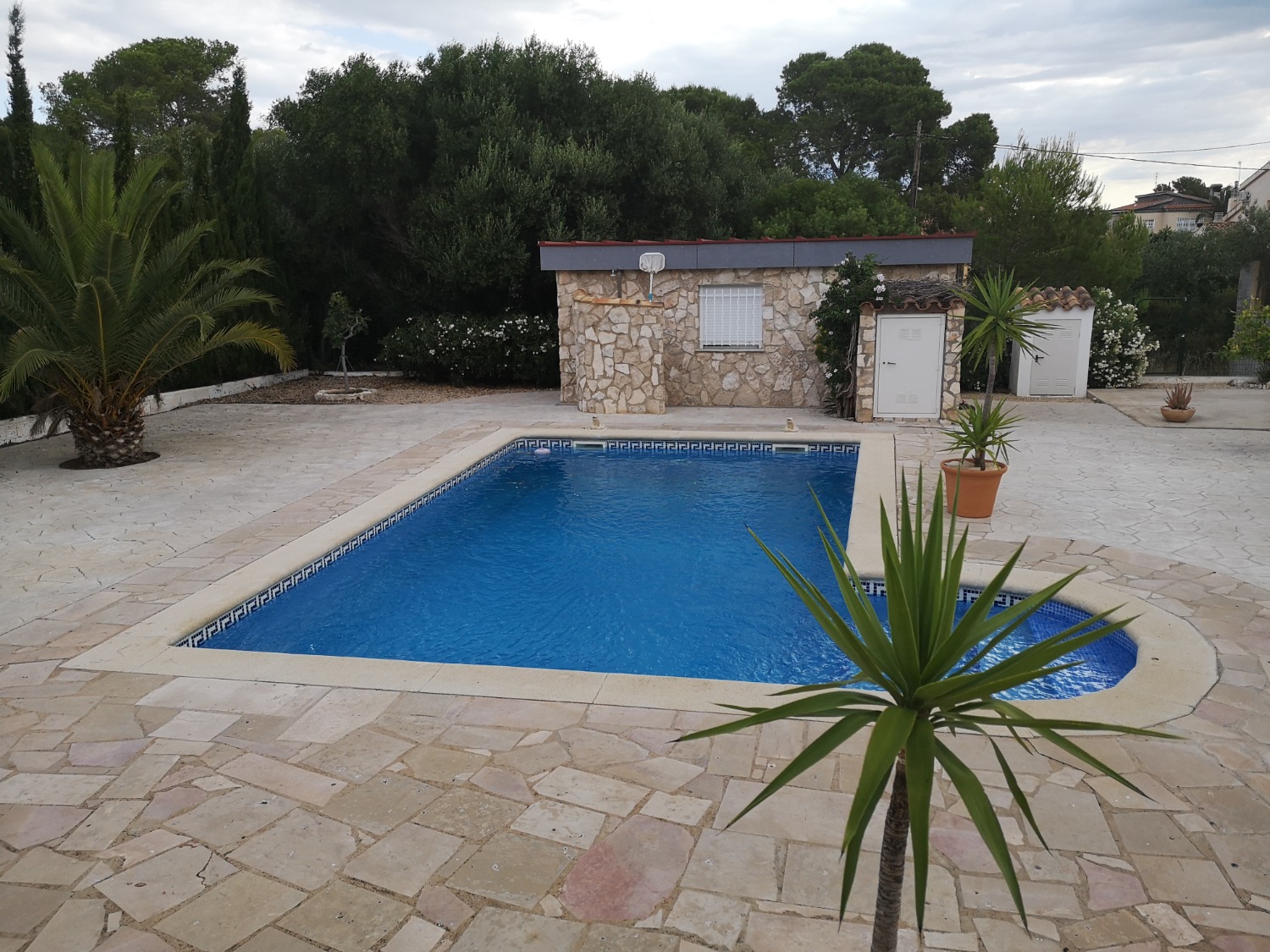 Preciosa casa con piscina privada !