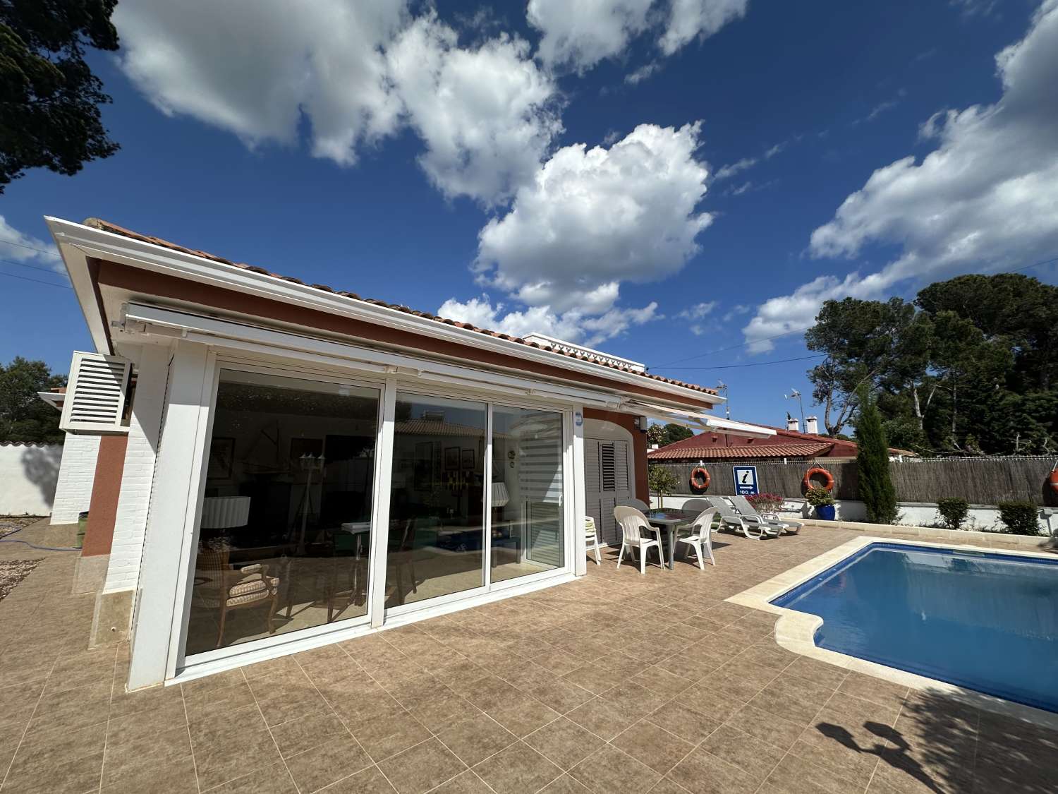 Hermosa casa con piscina privada 150m de la playa en Miami Platja !