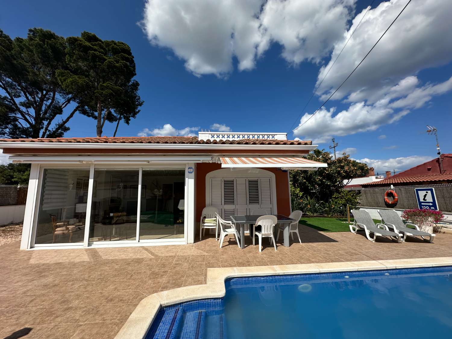 Hermosa casa con piscina privada 150m de la playa en Miami Platja !