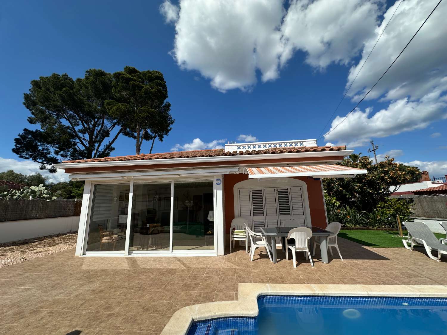 Hermosa casa con piscina privada 150m de la playa en Miami Platja !