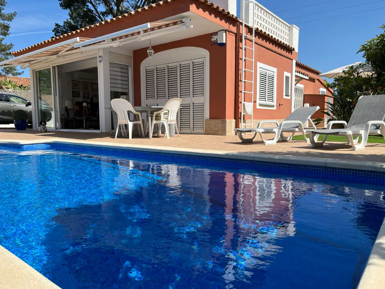 Hermosa casa con piscina privada 150m de la playa en Miami Platja !