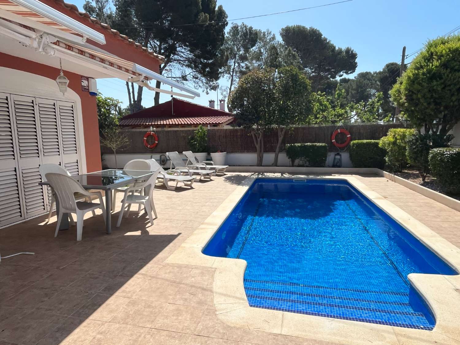 Hermosa casa con piscina privada 150m de la playa en Miami Platja !