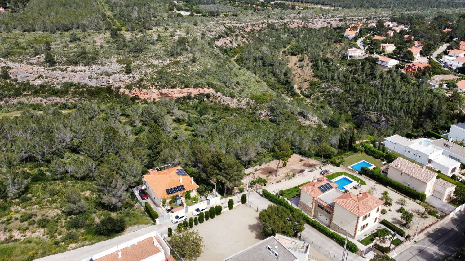 Casa independent DISPOSA DE LA LLICÈNCIA TURISTICA amb estudi i apartament amb impressionants vistes a la muntanya i al mar a Planes Del Rey!