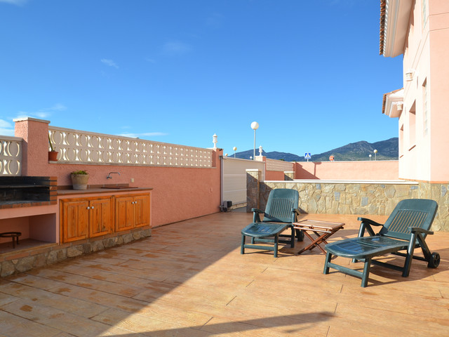 Huvila myynnissä Costa del Zefir (Mont-roig del Camp)