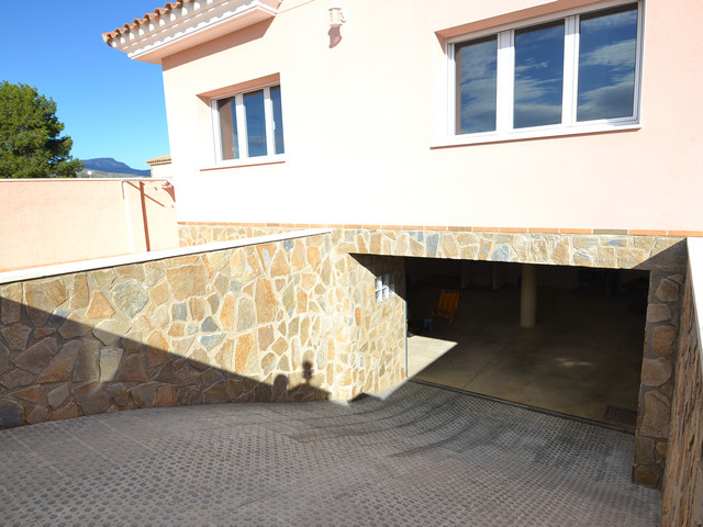 Huvila myynnissä Costa del Zefir (Mont-roig del Camp)