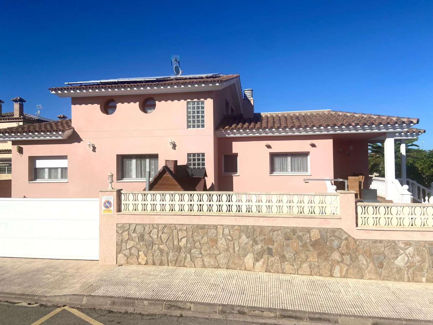 Huvila myynnissä Costa del Zefir (Mont-roig del Camp)