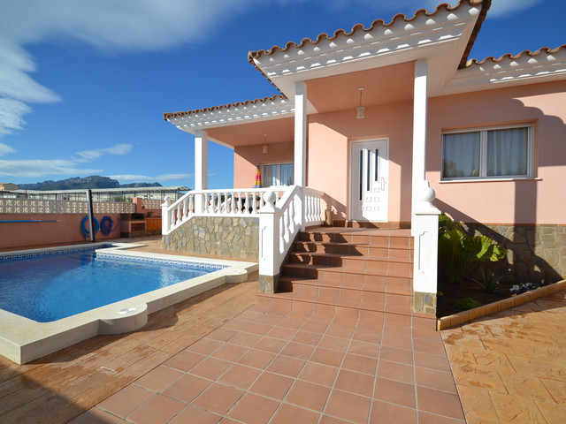 Huvila myynnissä Costa del Zefir (Mont-roig del Camp)