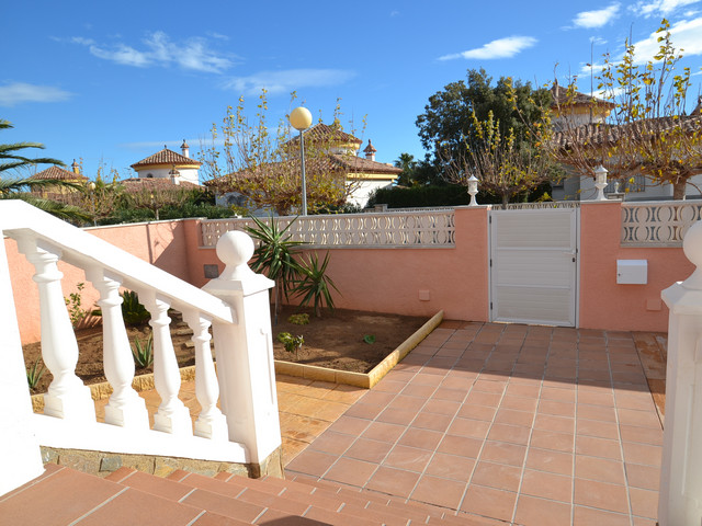 Huvila myynnissä Costa del Zefir (Mont-roig del Camp)