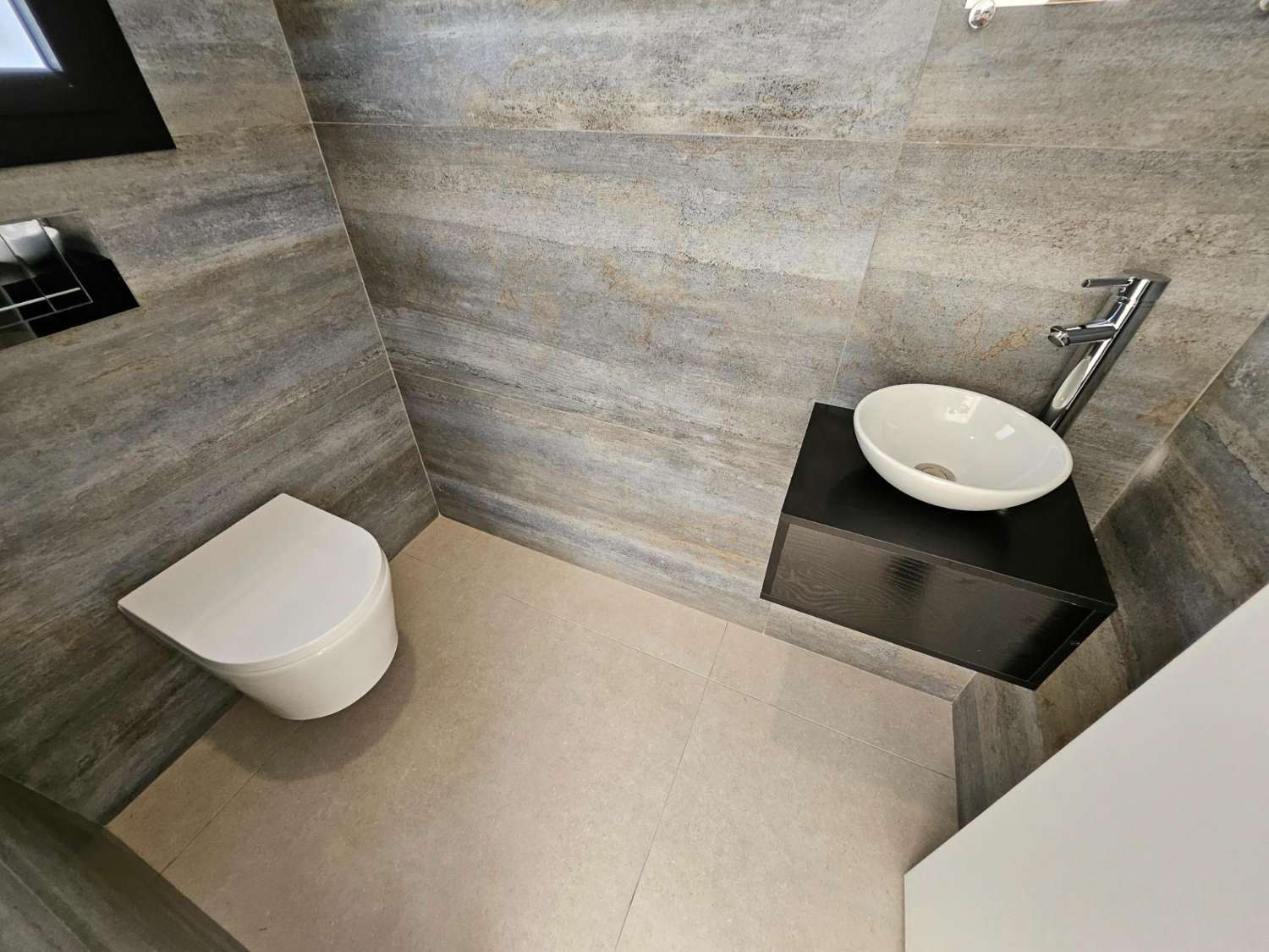 ¡Excepcional! ¡Magnífica casa moderna a solo 100 metros del mar!