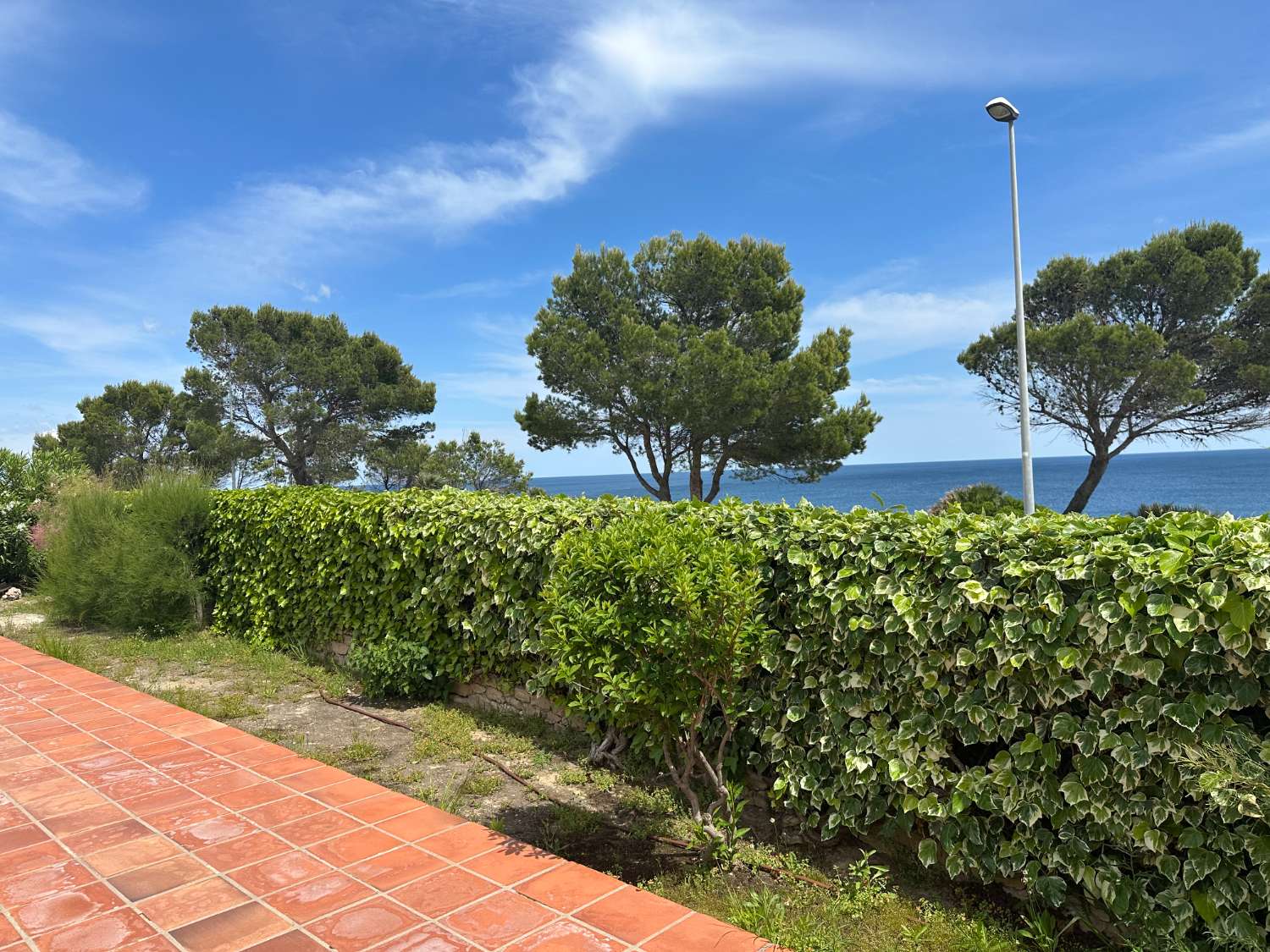 EXCEPCIONAL! Gran propietat a primera línia de mar