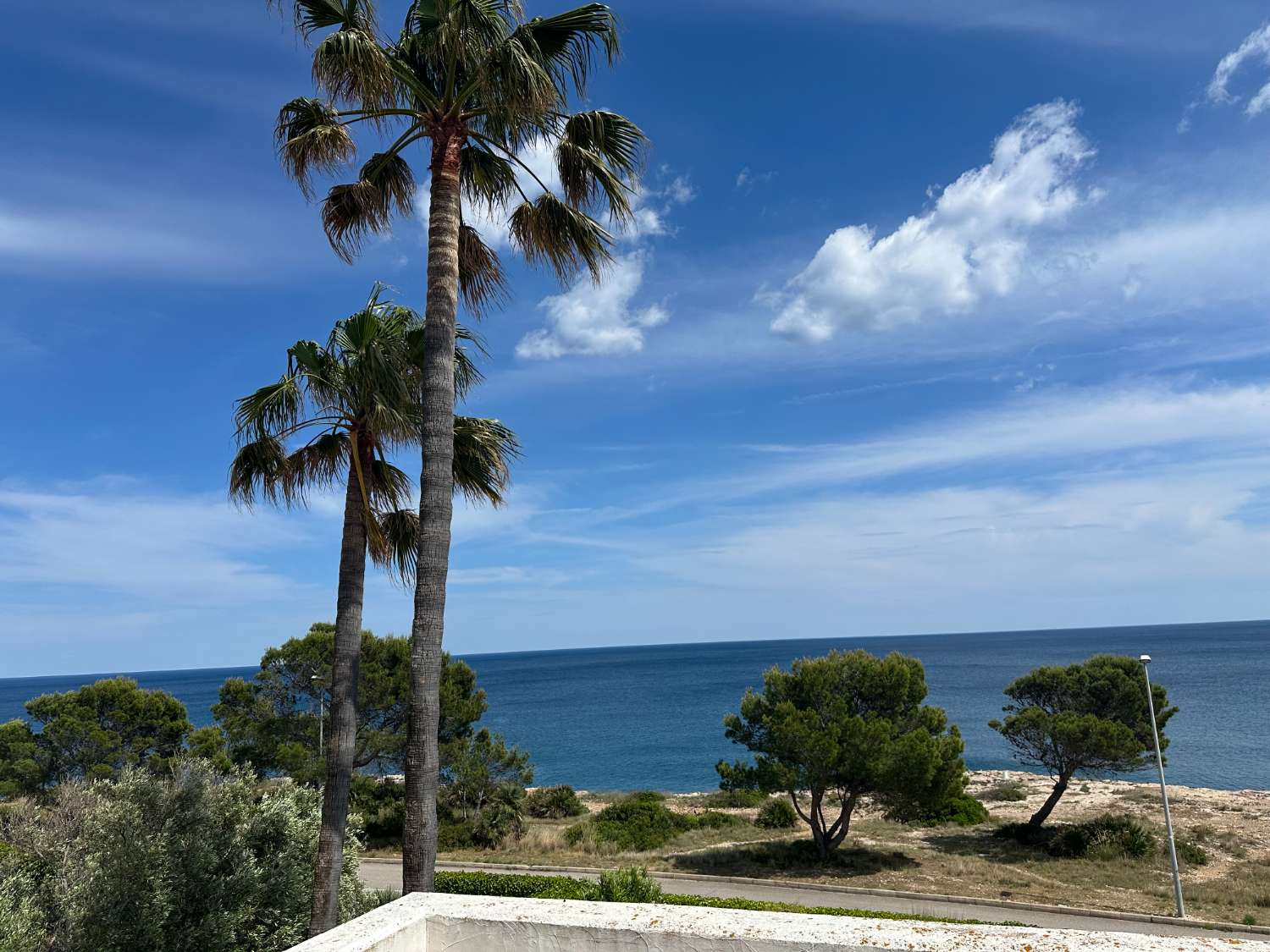 EXCEPCIONAL! Gran propietat a primera línia de mar