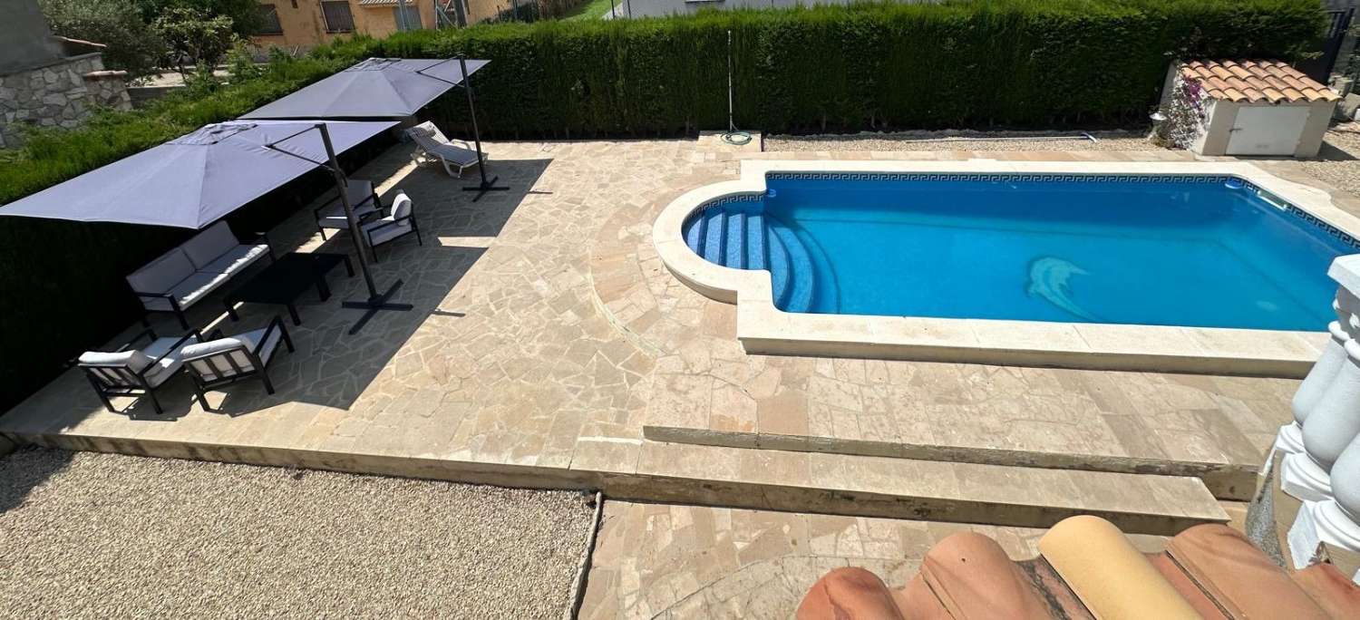 Huvila myynnissä Les Tres Cales (L'Ametlla de Mar)