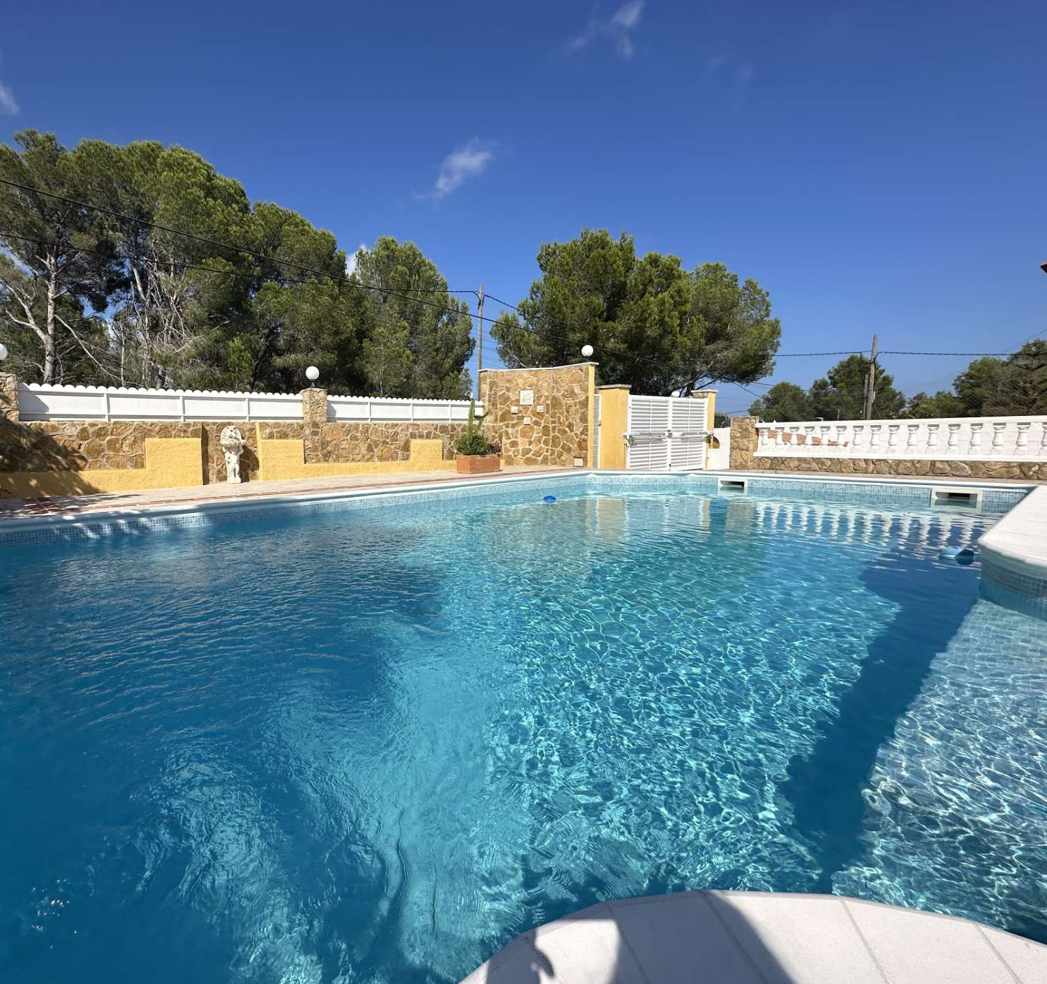 Gran casa unifamiliar con piscina privada