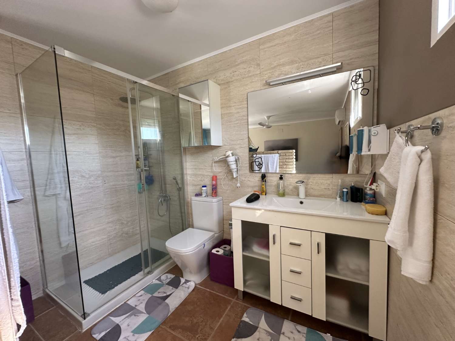 Gran casa unifamiliar con piscina privada