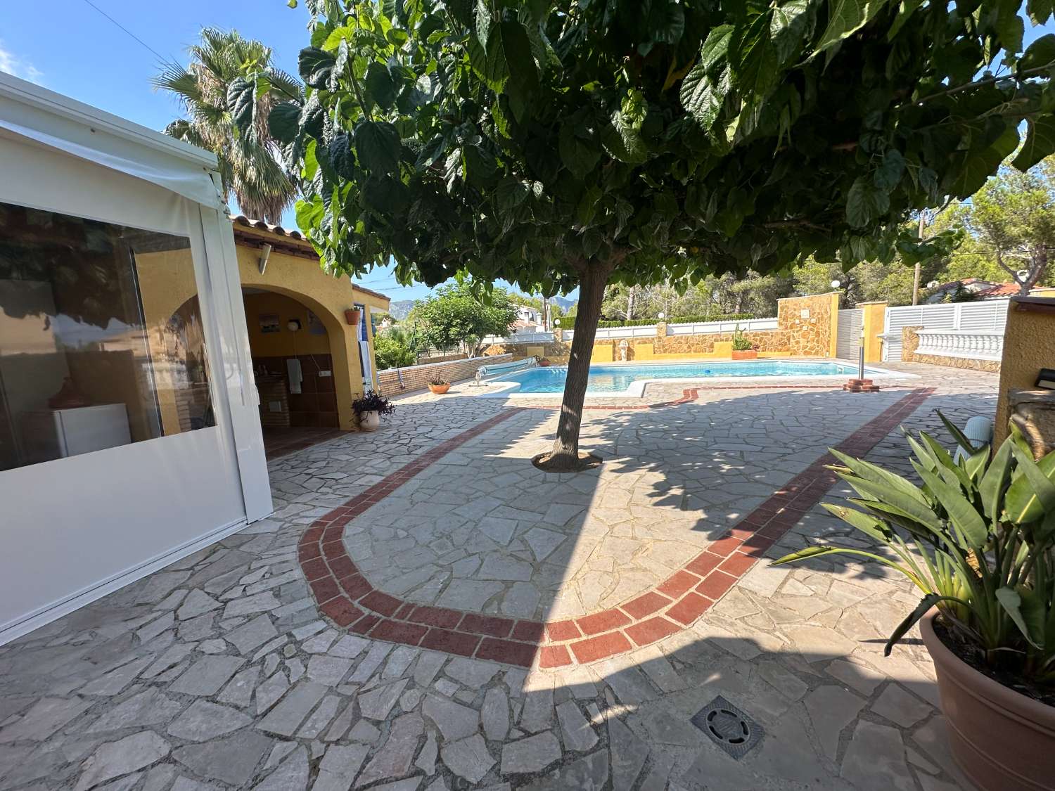 Gran casa unifamiliar con piscina privada