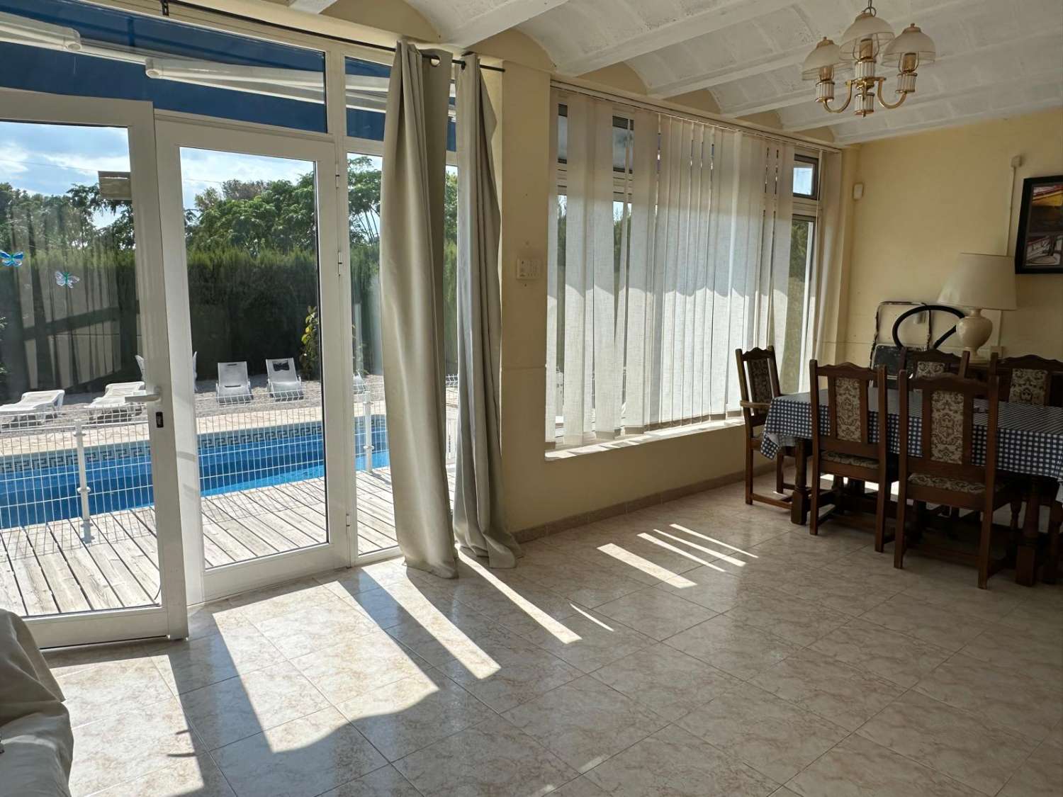 Bonito chalet independiente con piscina privada a 300m del puerto de Calafat