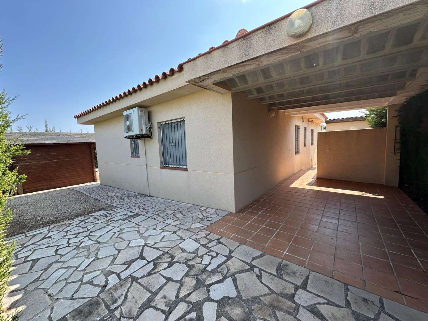 Bonito chalet independiente con piscina privada a 300m del puerto de Calafat