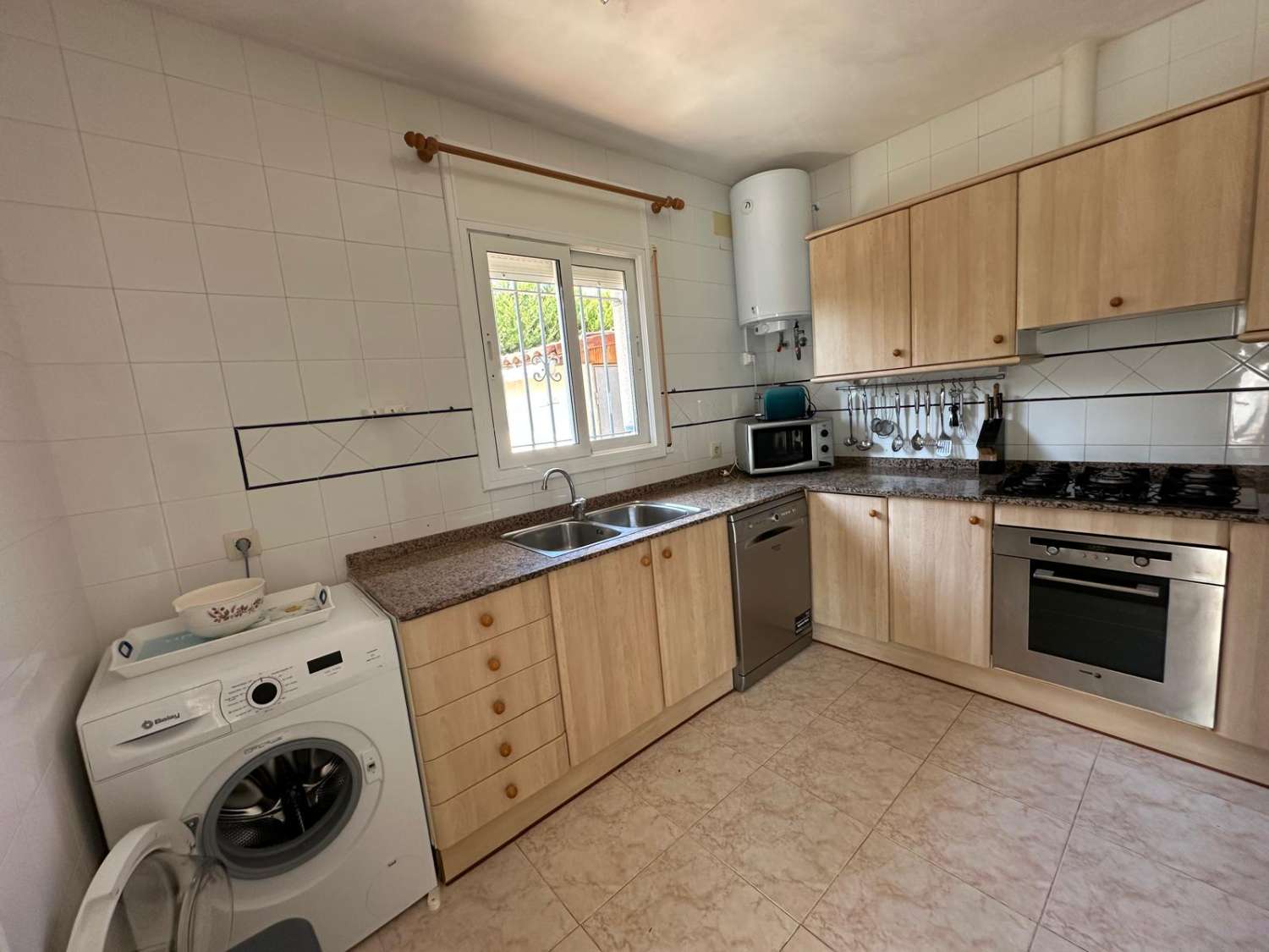 Bonito chalet independiente con piscina privada a 300m del puerto de Calafat