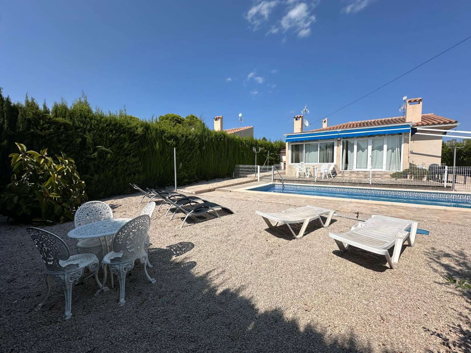 Bonito chalet independiente con piscina privada a 300m del puerto de Calafat