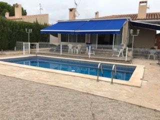 Belle villa individuelle avec piscine privée à 300m du port de Calafat
