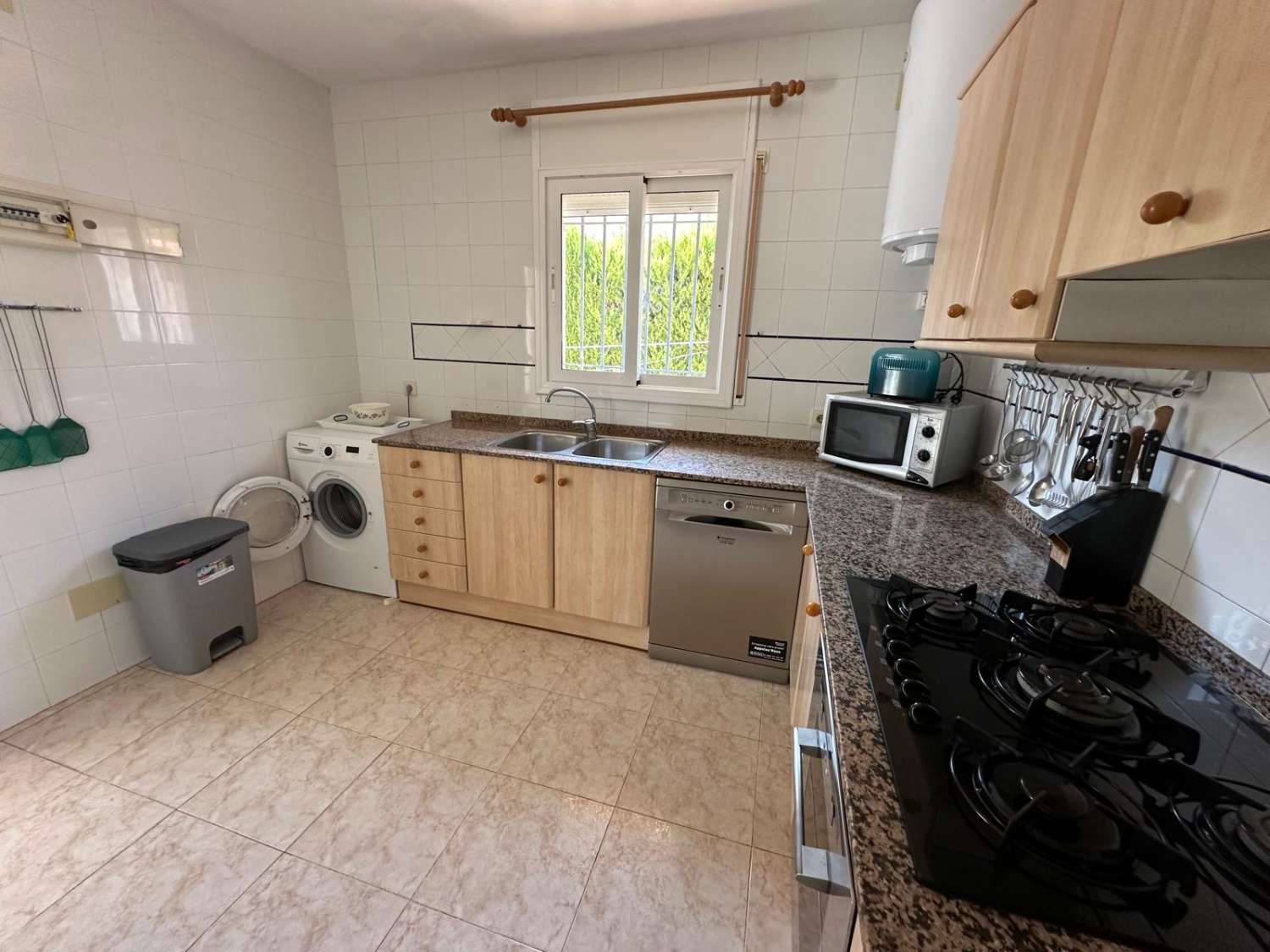 Bonito chalet independiente con piscina privada a 300m del puerto de Calafat